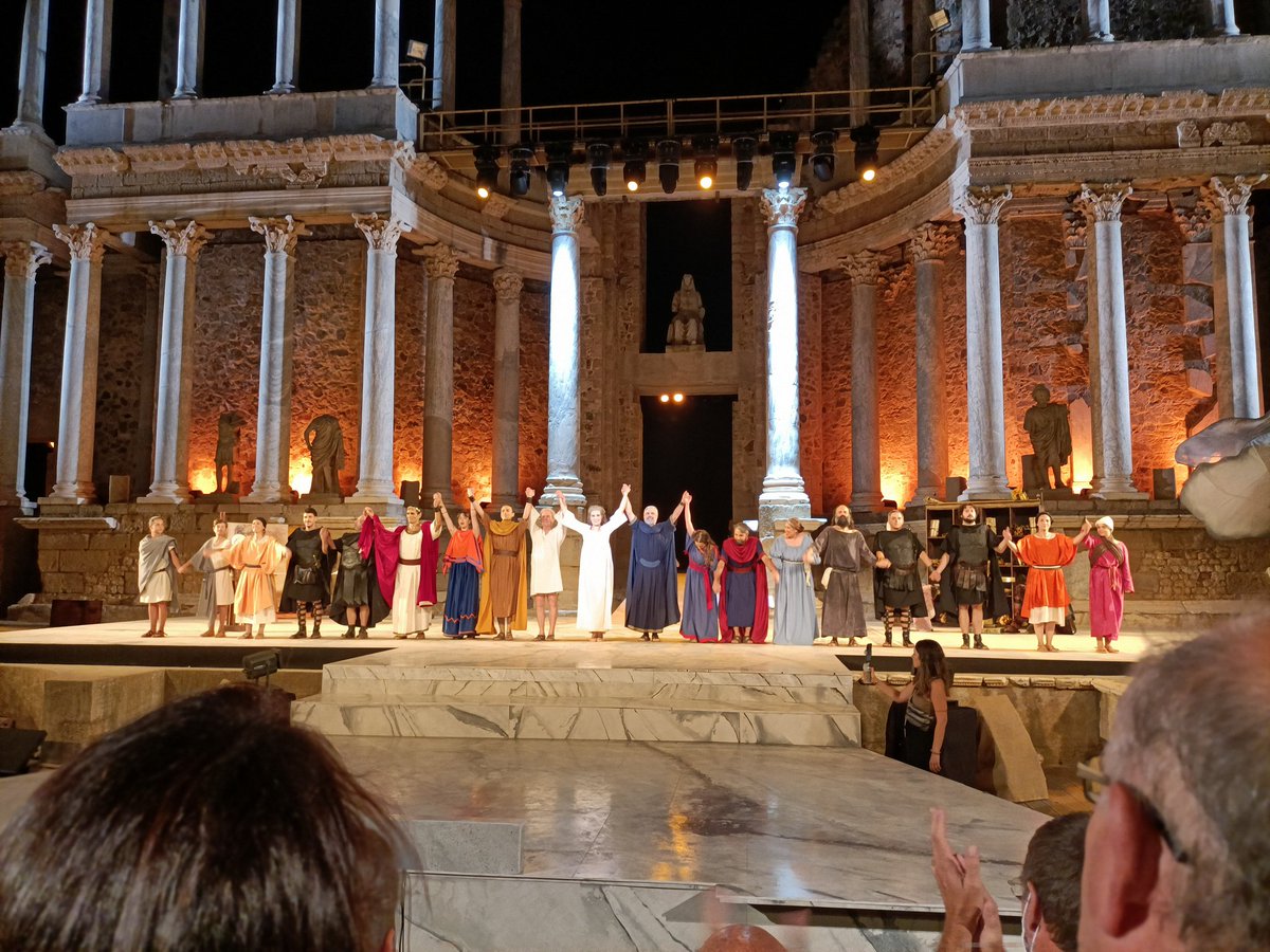 rosamelero's tweet photo. Desde #Córdoba
estuvimos disfrutando de Minerva en Mérida y las suplicantes en Medellín
#FestivaldeMerida #Merida68
@LoyolaTEATRO https://t.co/9WkaSLJHWv