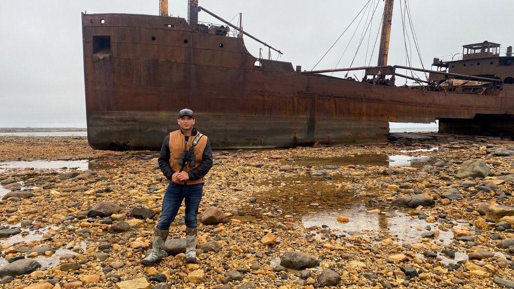 Almost as far North as you can go, Kenny guides hikes with North Star Tours and watches over the polar bears in Churchill, Manitoba. Tough Duck keeps him insulated in the colder Northern weather.

#toughduck #outerwear #canada