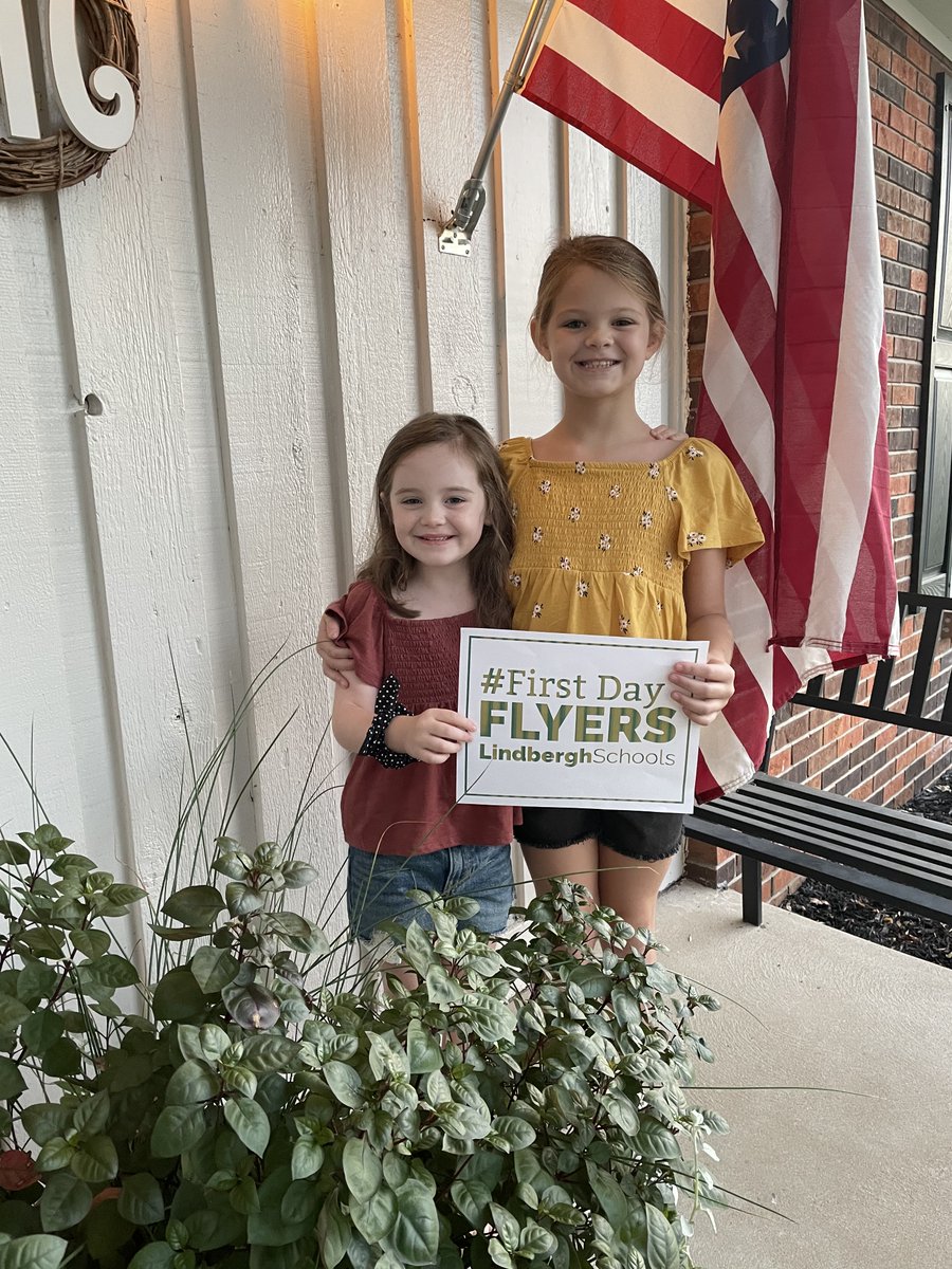 LindberghFlyers's tweet photo. Happy #FirstDayFlyers! Welcome back for the 2022-23 school year. Thank you for all your submissions! View more photos on our Facebook page. #WhyWeFly https://t.co/GGpPEAYnxF