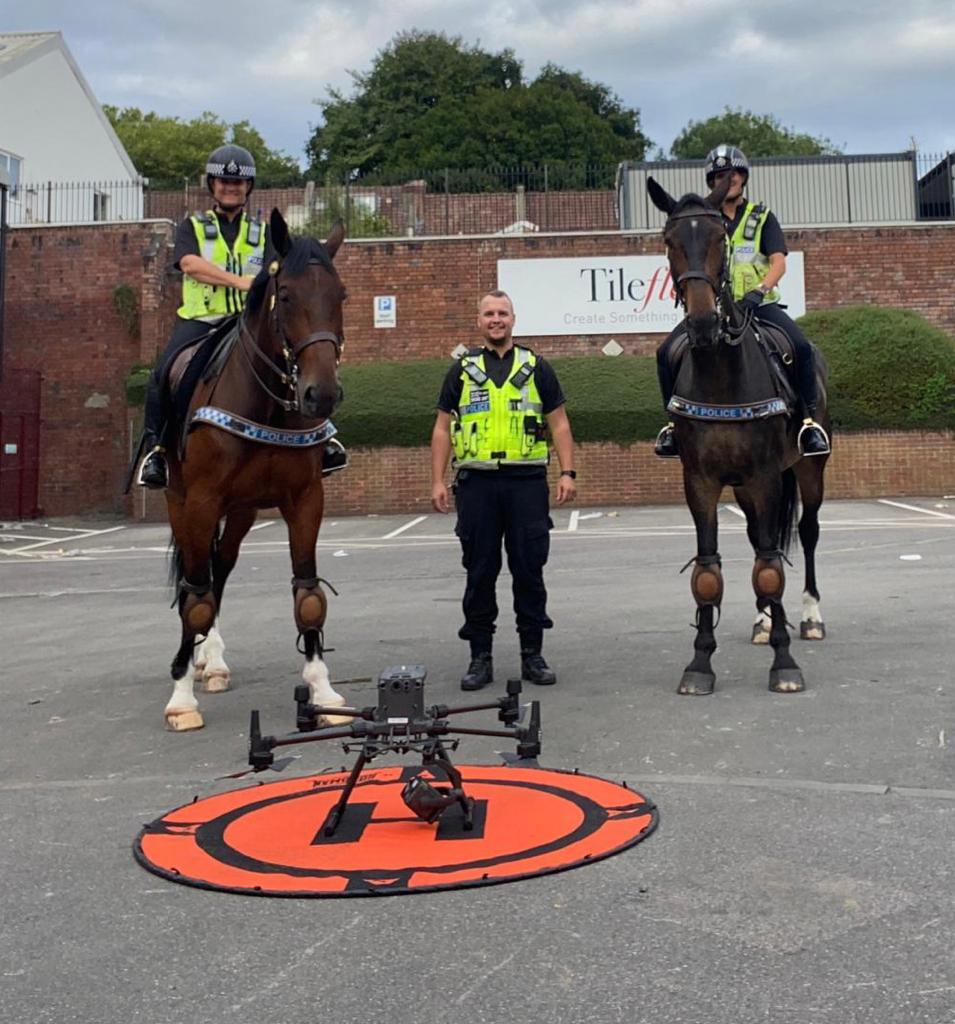 ASPoliceDrones's tweet photo. Some great team work in Bristol this evening already, the team responded to a report of a female with a knife. Using the drone we located her, then guided colleagues from @ASPoliceHorses who detained the female. #dronesforgood #eyeinthesky #lookhowhappyheis https://t.co/owDiutMX3l