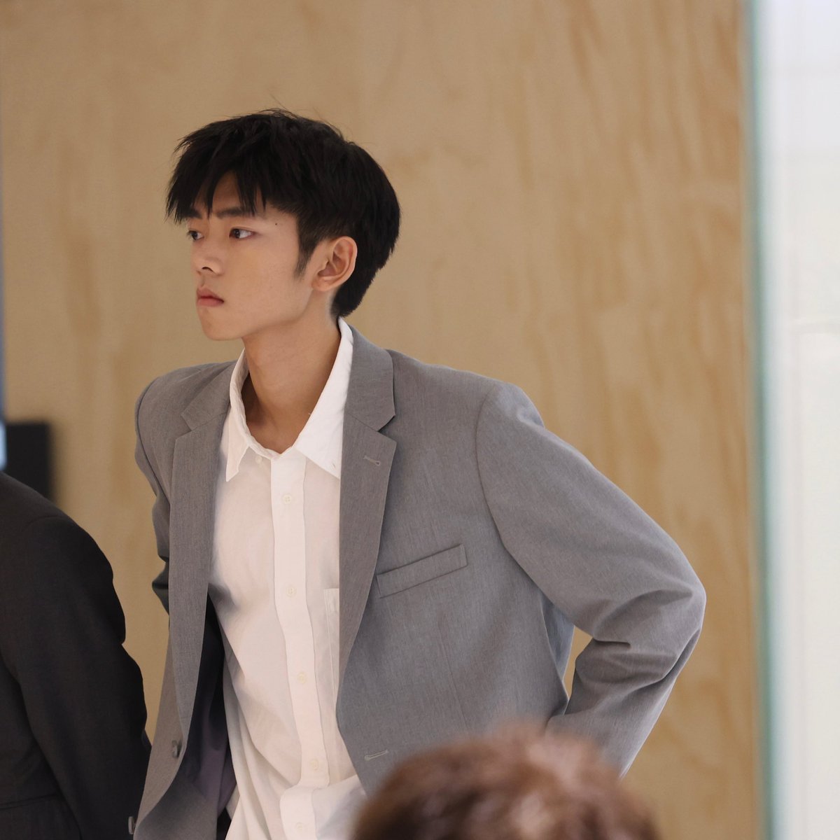 ailbion's tweet photo. 🤵 https://t.co/NodOjPL0tK