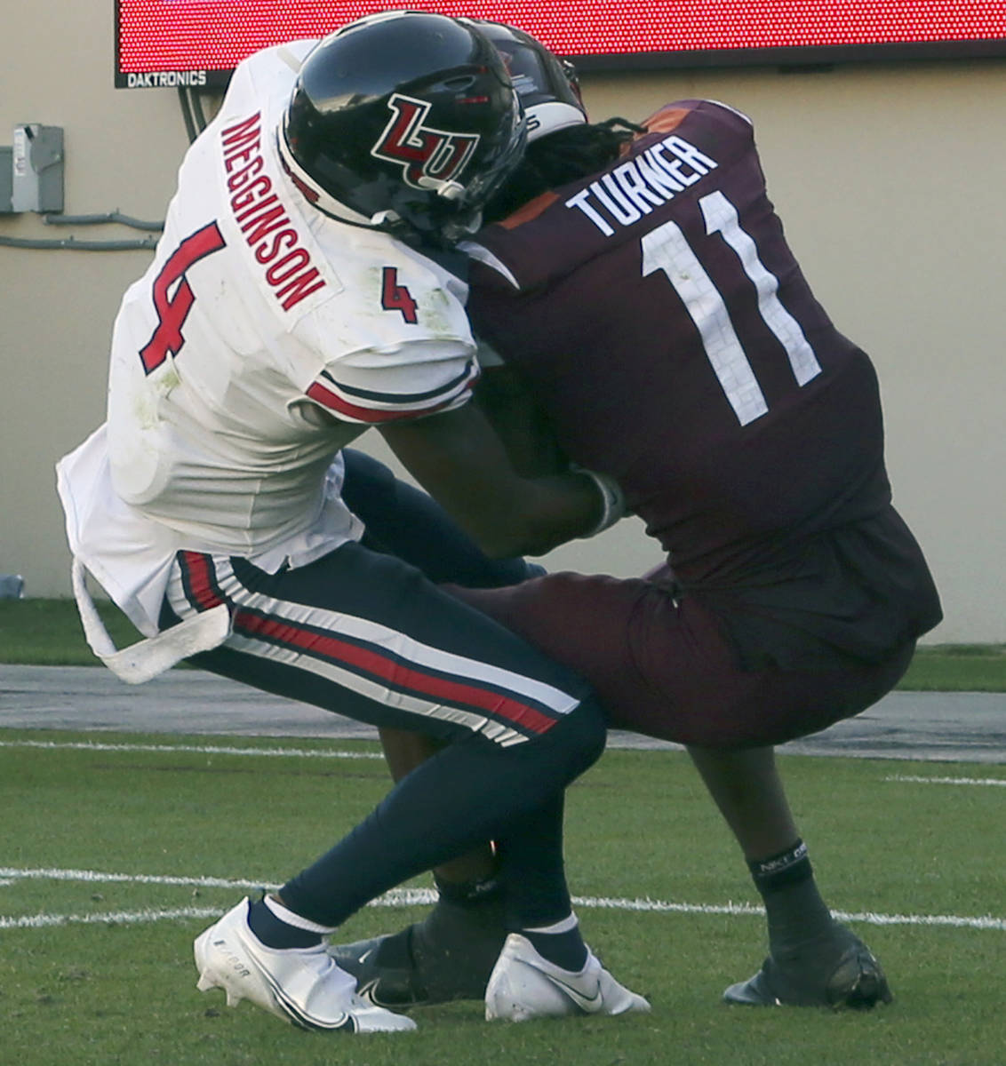 ● CB Spotlight ●

Chris Megginson - Liberty

• Megginson has been a solid player for the Flames. In his career he has 65 Tackles, 1 Tackle for Loss, 8 Pass Breakups and 1 INT.