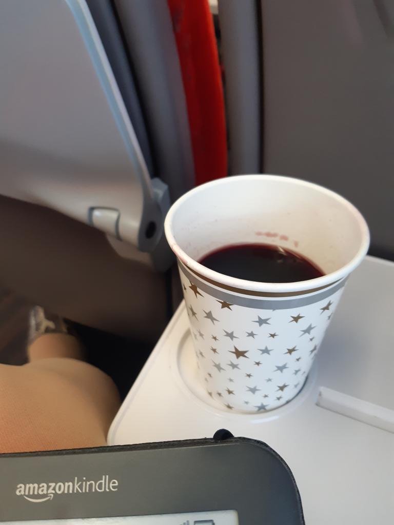 CJ_Colbourn's tweet photo. Can't beat a starry paper cup of wine from M&amp;S on an @LNER train from London. #traintravel #verypeaceful #eastcoastline #winedrinker https://t.co/EItjitUmE2