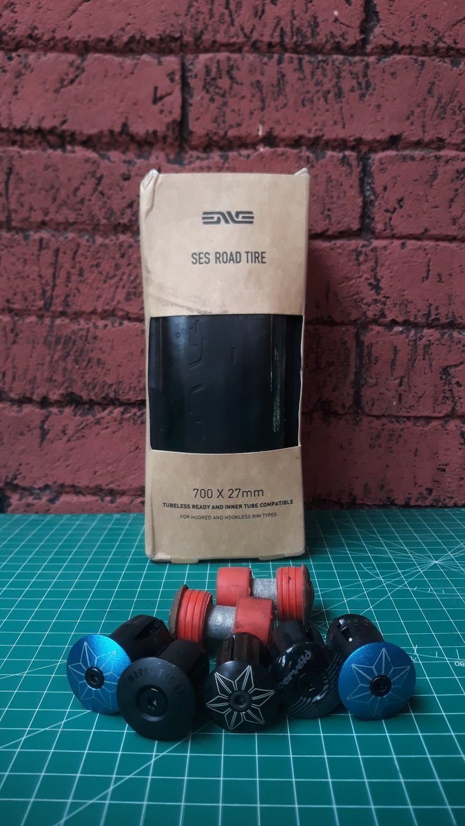 Faisal11057477's tweet image. Wts Barend 

#fnfjb #barend #frameset #