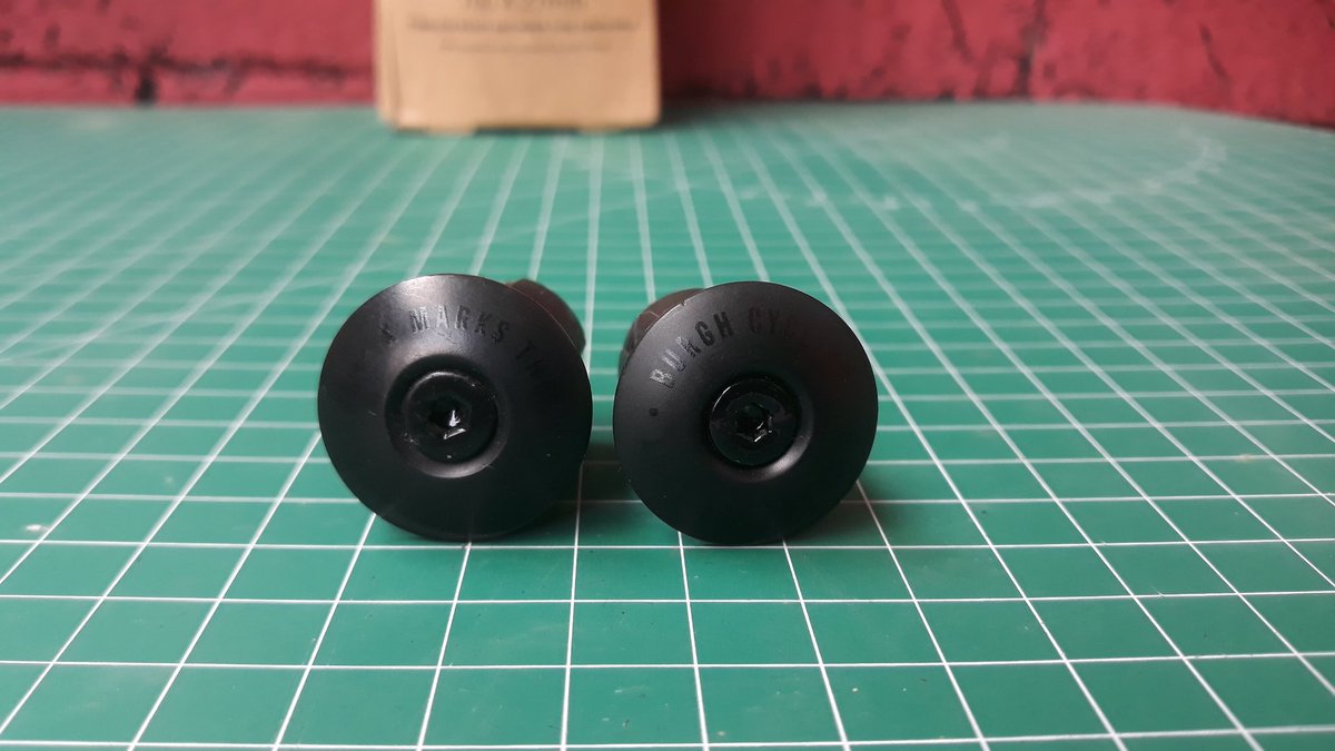 Faisal11057477's tweet image. Wts Barend 

#fnfjb #barend #frameset #