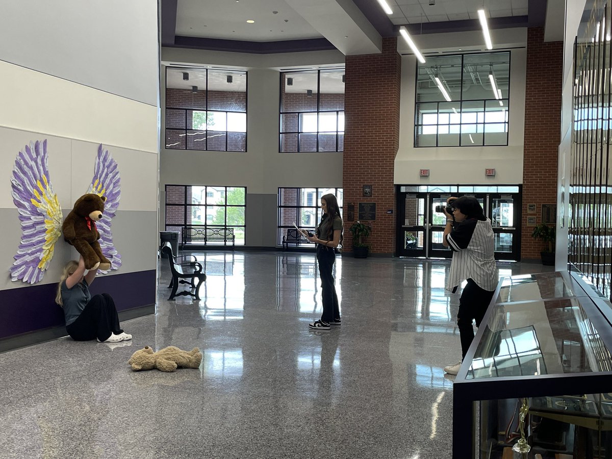 MHS Yearbook! Prepping for an AMAZING Year!!! @MISDCareerTech @MrHollander_MHS <a href="/Miller_MHS/">Kathy Miller</a> <a href="/Julie_Roth04/">Julie Roth</a> <a href="/MHS_Starkey_AP/">Kristy Starkey</a> @sjohnston_MHS