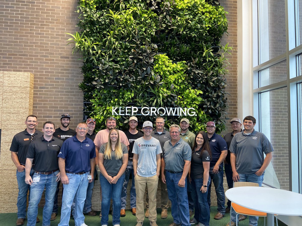 AmandaJeanRoth's tweet photo. Spent the last couple of days touring our Algona Corn Production Facility and Johnston Global Business Center with a great group of SD retail sellers #WhyNotRetail                                 @BrevantseedsUS @CortevaUS @rhbell_ @JohnMeyer102 @realgraveydavey @Senyak74_55_4vr https://t.co/dRX3CbHLzX