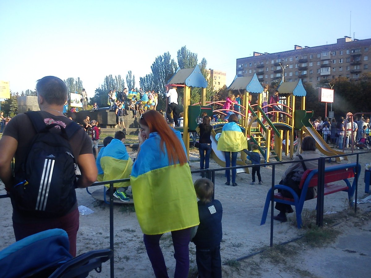 MurzaElena's tweet photo. Mariupol 2014, september https://t.co/ELv2K9oNlu