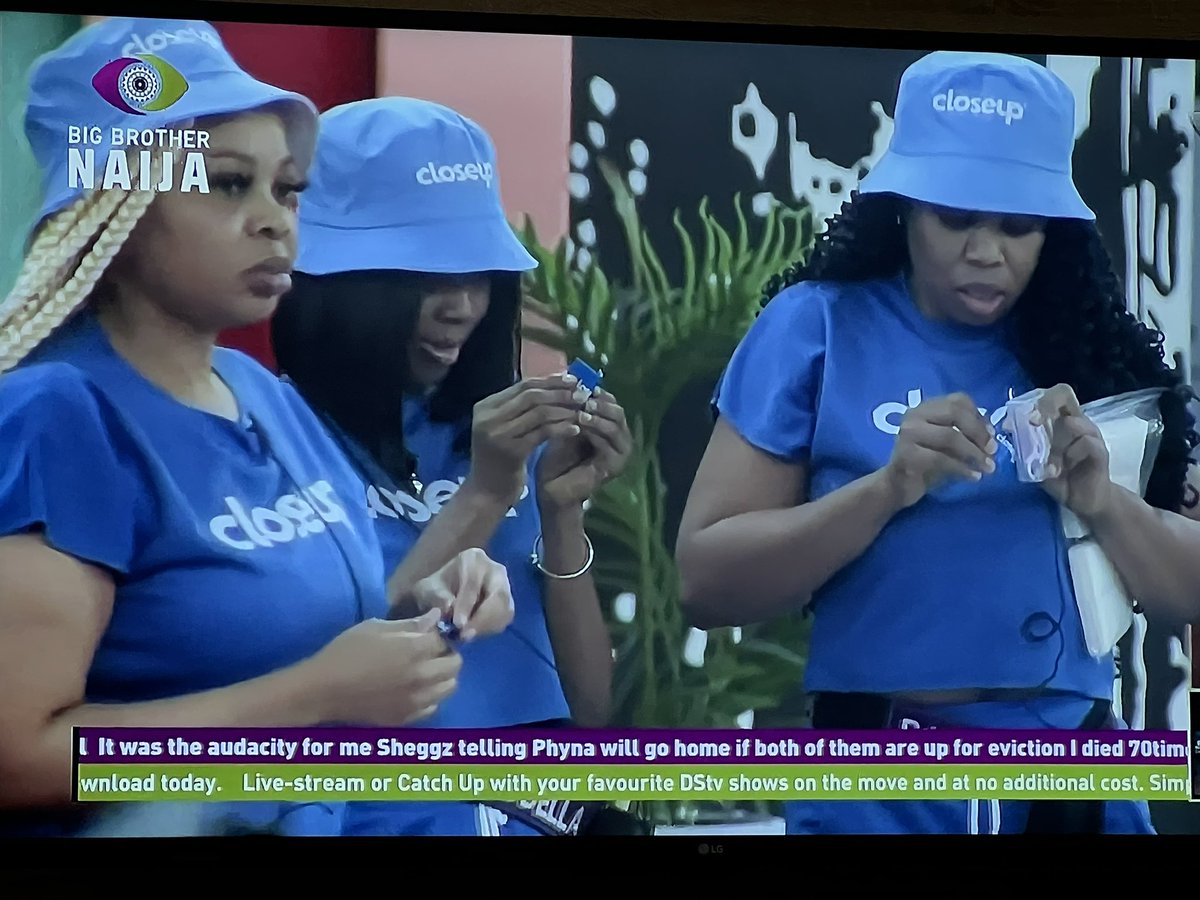 evadivasheva's tweet photo. @Closeupng came through with the merch 👏🏽👏🏽👏🏽👏🏽👏🏽#BBNaija https://t.co/JL4Gys4AOh
