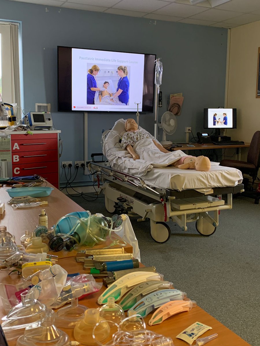 Paediatric Immediate Life Support training today for ED staff by our fabulous instructors @__SarahPotter & @pen2103 - brilliant course with great feedback from staff @ChrisEJones84 @jessicaspedding @Antonialynch @Vixster30 @ResusCouncilUK @RUHBath @RUHStaff