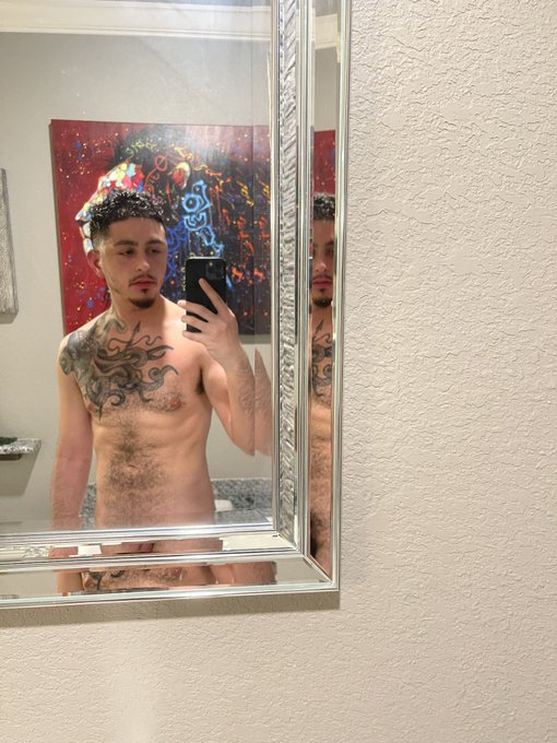 Watch Angelo's leaked NSFW photo on TwXstars