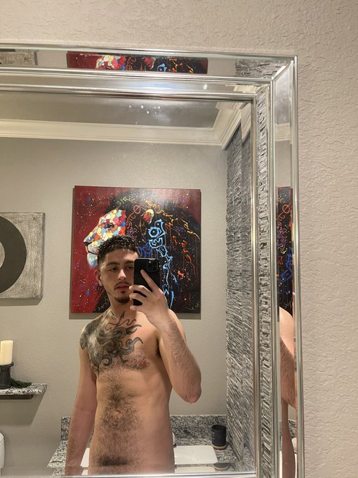 Watch Angelo's leaked NSFW photo on TwXstars