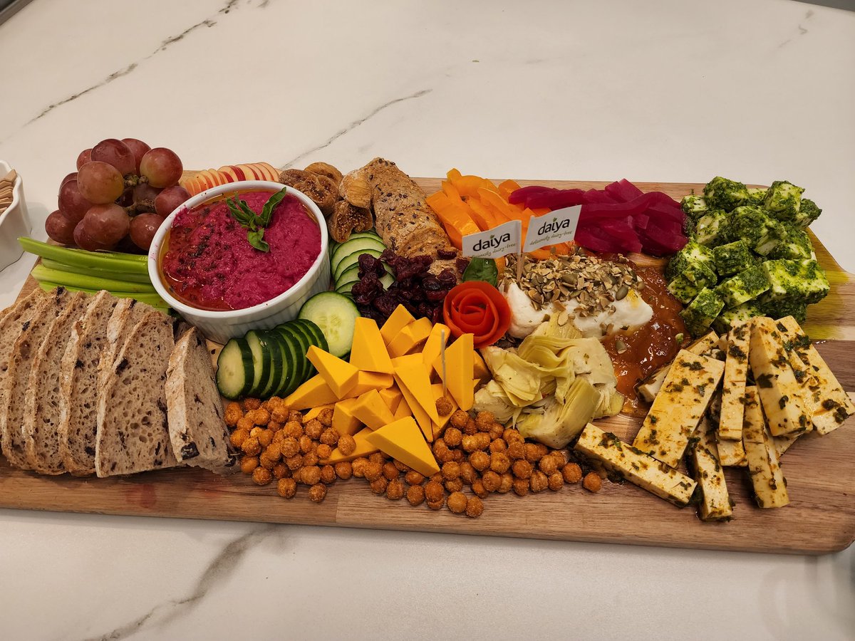 el cholo sin barrio on Twitter "Tabla de quesos veganos, sin gluten"