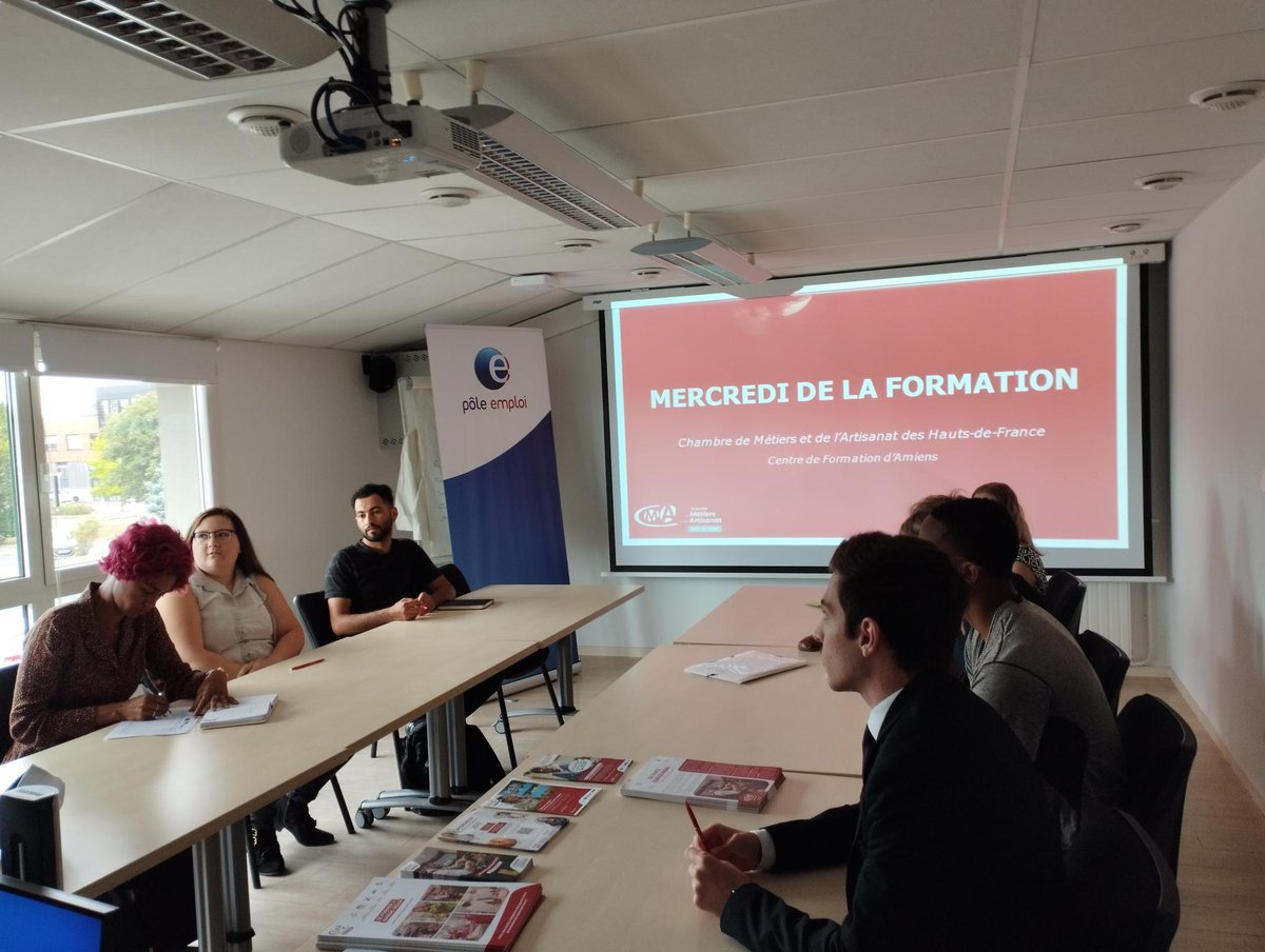#TousMobilisés #Amiens @poleemploi_HDF L'#Artisanat à l'honneur aujourd'hui dans le secteur de la #Coiffure. 8 demandeurs d'emploi intéressés, des entrées en #Formation à venir 👍 <a href="/CMAFrance_/">CMA France</a>  <a href="/BoucauxLaurent/">Laurent Boucaux 🎯</a> <a href="/bertucat9/">Sophie Bertucat</a> <a href="/yann_richet/">yann.richet</a> <a href="/rigaud_laurent/">Laurent Rigaud</a> <a href="/FanyRuin/">Fany Ruin Pro</a> <a href="/Prefet80/">Préfet de la Somme</a>