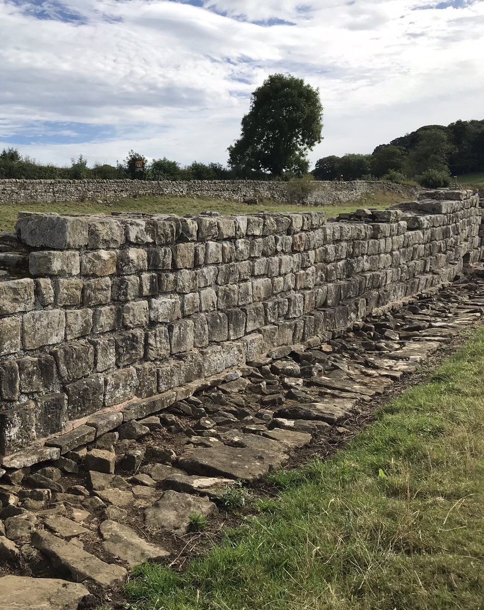 4Robin17's tweet photo. Another bit of wall! π#HadriansWall @Willow_Fdn #4Robin #30challenges https://t.co/vjxuuw64Wo