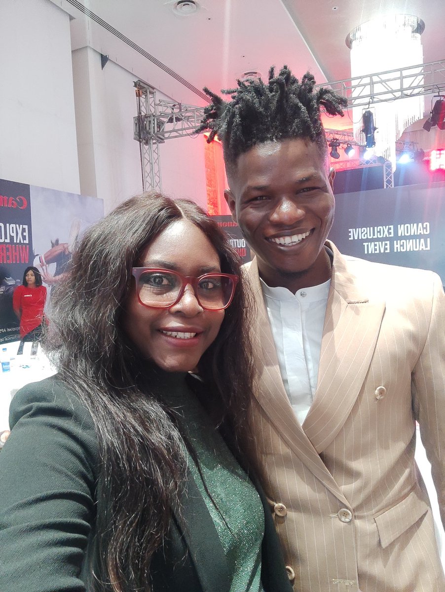 HyelhirraMussa's tweet photo. About today at the Canon R-tour in Lagos and also to sign the partnership between @ShuttersNetwork and Canon. 
1 frame: bro @forevercfr 
2 frame: @EmmanuelOyeleK 
3 frame: @Gazmadu 
4 frame: @ShuttersNetwork members https://t.co/2Fky4n3XaX