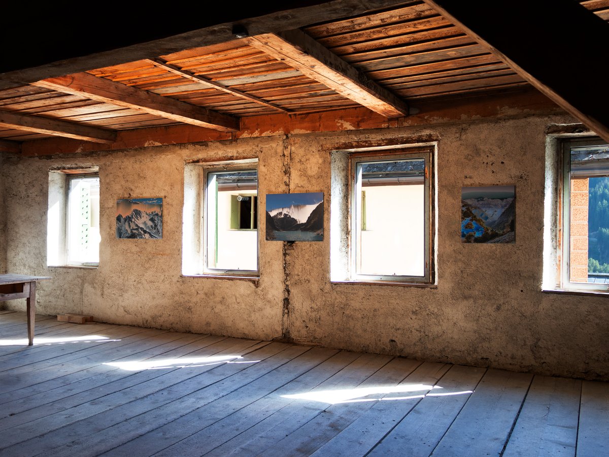 Impressions of our first show in the beautiful Engadin - Pixel Matter with <a href="/GIFmodel/">olia lialina</a> and <a href="/kimasendorf/">KiM ASENDORF</a> taking a look at the role of pixels as building blocks of digital canvases.

#artinthedigitalage #netart #blockchain #nft