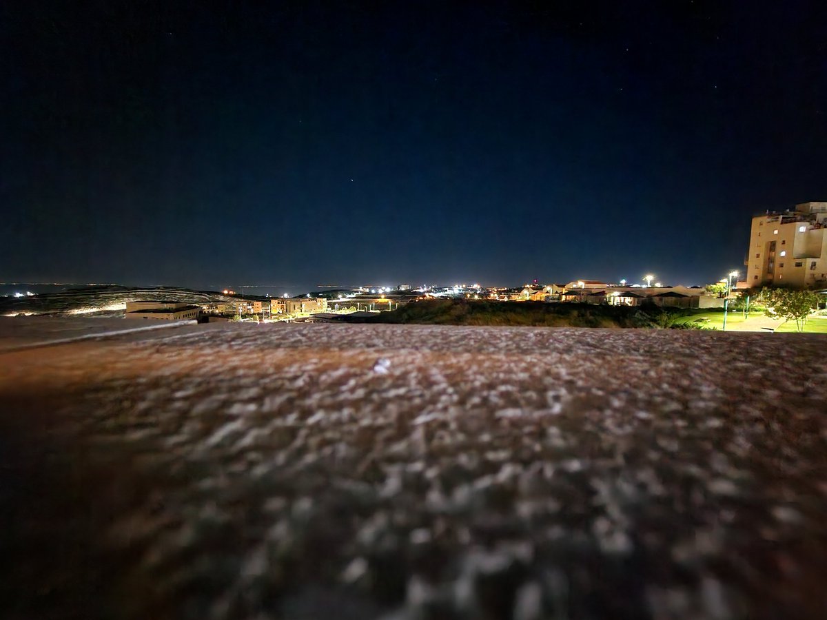 jacobdrj's tweet image. Out the balcony...
Shot with my #Note22
#Efrat
#Israel
#dotdotdot