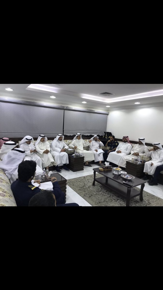 union_customs's tweet photo. نقابة الجمارك تجتمع بموظفي الامن والسلامة بمقر النقابة لتجديد المطالبة باقرار بدلات مستحقة لهم وموظفي التدقيق
وتم الاتفاق على عمل كتاب رسمي بهذه البدلات و��فعه الى معالي وزير المالية الذي ابدى استعداده لتبني مطالب موظفي الجمارك في الاجتماع الذي تم بين معاليه والنقابة في وقت سابق https://t.co/NqiXEGaoTv