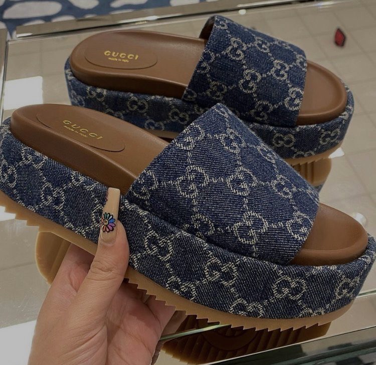badestoutfit's tweet photo. gucci platforms sandals https://t.co/b7RQIvqZif