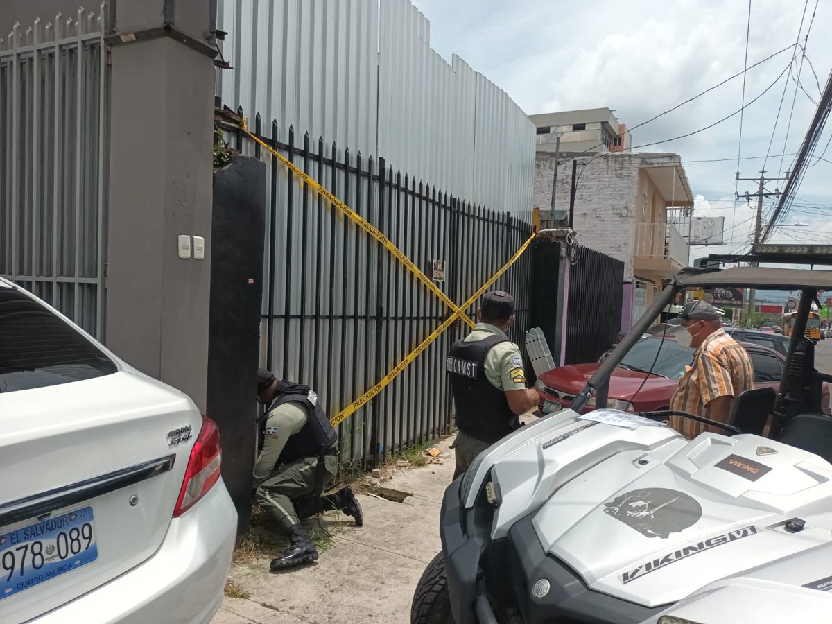 CAMdeSantaTecla's tweet photo. Agradecemos a la denuncia ciudadana de alertarnos de construcciones ilegales que no cuentan con los permisos otorgados por OPAMSS.

Recuerda que tenemos a disposición nuestro número de atención al 7919-7119.🫡 https://t.co/Vr0Kty9zp2