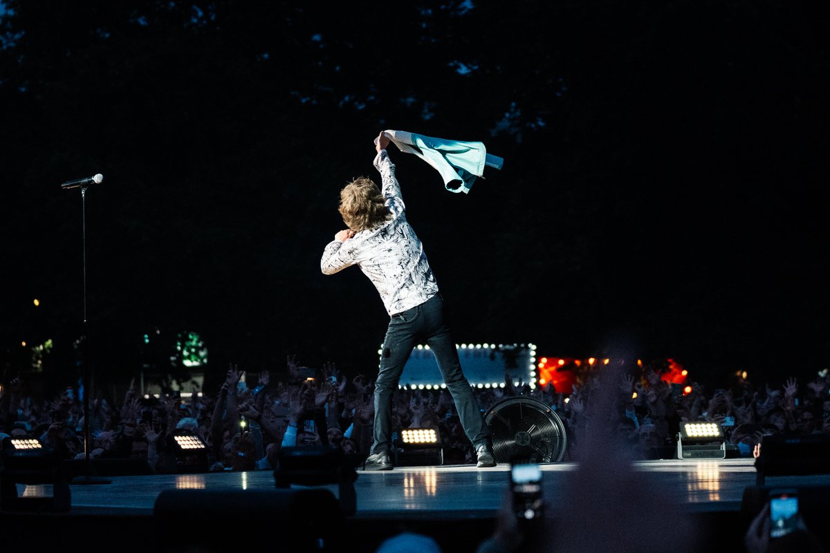 BSTHydePark's tweet photo. How lucky were we to have not one but two nights with the legendary Stones! What was your highlight from these massive shows? https://t.co/WbuP3V8Gf1