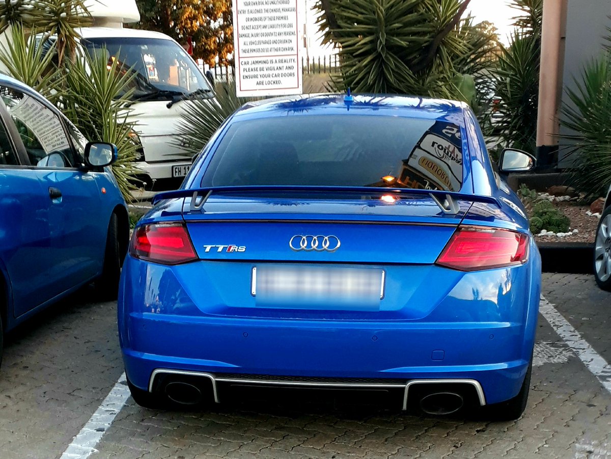Cars924_'s tweet photo. The baby Audi R8, Audi TTRS.
#audi #ttrs #tt #auditt #pocketrocket #fastcar #loudcar #hyperhatch
#carguy #carcommunity #petrolhead #cars924 #cars924twitter #cars924drivenbydesire #drivenbydesire924 https://t.co/zT4ab5yxk5