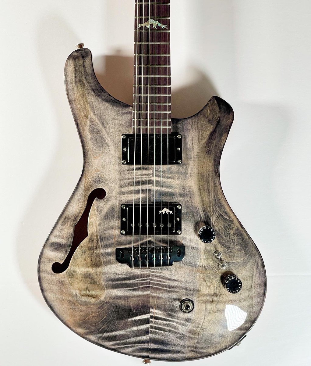 BaldacciGuitars's tweet photo. Rosewood🌳 or Maple🍁? https://t.co/PsK5y6f46R