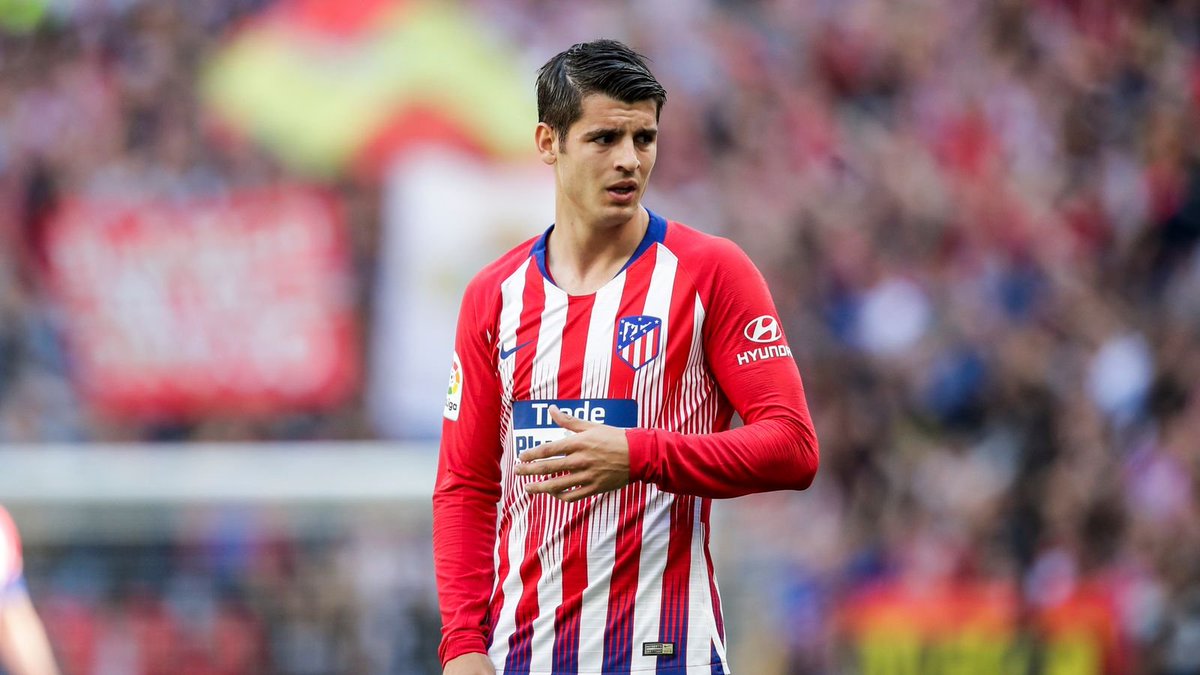 TransferNewsCen's tweet image. Chelsea are considering bringing back striker Alvaro Morata to the club from Atletico Madrid should they fail to sign Barcelona striker Pierre-Emerick Aubameyang. (Sport)