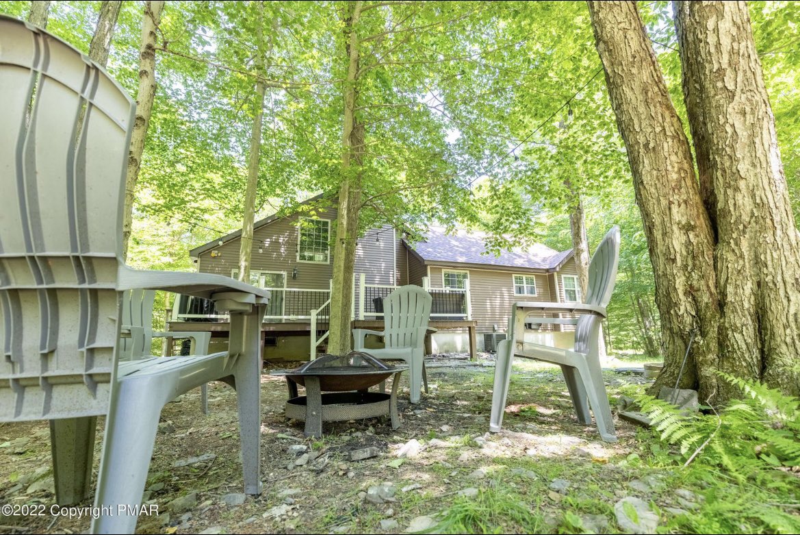 poconomountains's tweet photo. Raised Ranch. REAL Log Home!
#poconomtns #poconos #pmlrealty
#tuesdayvibe #SNRTG #NYC #realtor
#RealEstate #realestateinvesting
@RicksMtnHomes @MissChrissa102 @joslewis @ArtsPocono @PhillyRealtors @PARealtors https://t.co/6py5zh8tnS