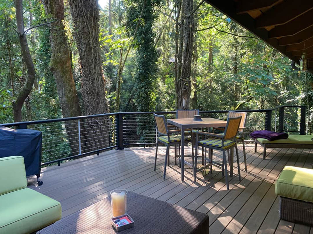 JSHomeSolution2's tweet image. Reasons to choose J&amp;amp;S Home Solutions: Excellent Customer Service, Friendly Staff, and Top-Tier Services Offered. Contact us today at (425) 361-4176 for more information about our services! #DeckBuilding #CustomDeckDesign #AluminumRailingSystems bit.ly/3axx157