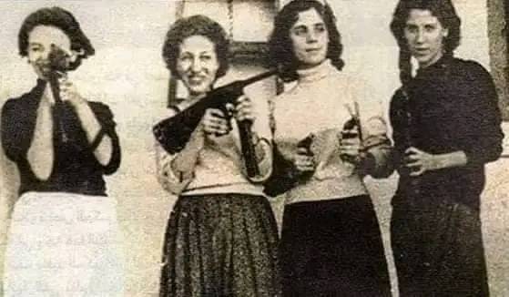 Algerian 🇩🇿 women in the struggle for independence and reconstruction