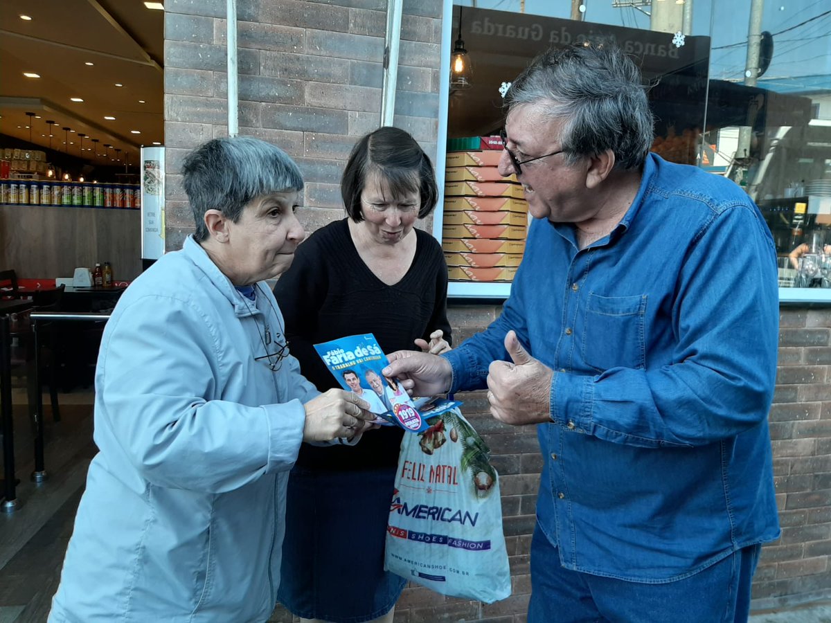 Coimbrajrc's tweet photo. Hoje equipe Fábio Faria de Sá na feira da Rua Miguel Garcia no Cangaiba - Z/L. 

#fabiofariadesa #fariadesa #ffs #cangaiba #zonaleste https://t.co/7pdJoTw5RU