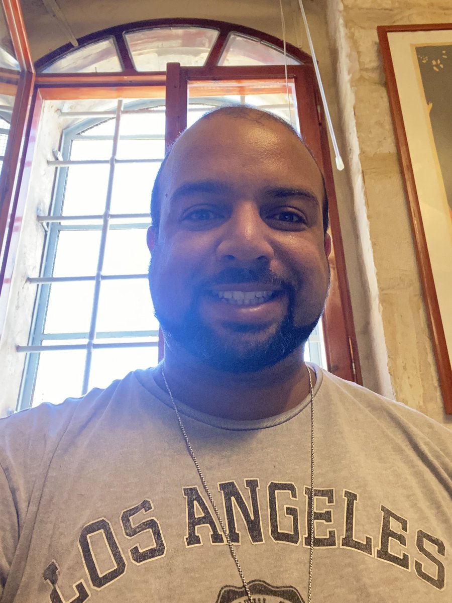 obrajunior's tweet photo. Acorde com um sorriso no rosto e com a paz no coração pensando sempre positivamente. https://t.co/kkFInJIQvT