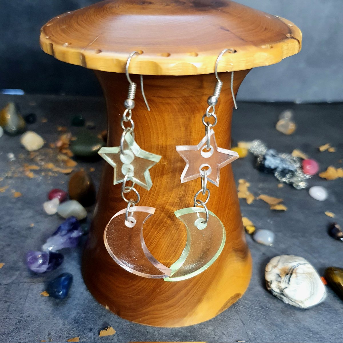 PumpkinHillshop's tweet photo. Good evening #WomanInBizHour! It's been a busy day taking new product photos which should be up sometime tomorrow 🎃💕✨️
https://t.co/lqClUEl1GN https://t.co/kGlMb397Lv