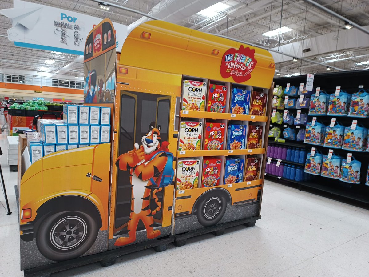 nutridebolsillo's tweet photo. Fui al super y encontré esto en el área de "Regreso a clases: promoción de comida chatarra para niñas y niños. ¡Urge regular el ambiente alimentario y prohibir la publicidad de comida dañina dirigida a población infantil! https://t.co/DSXMc4eL0p
