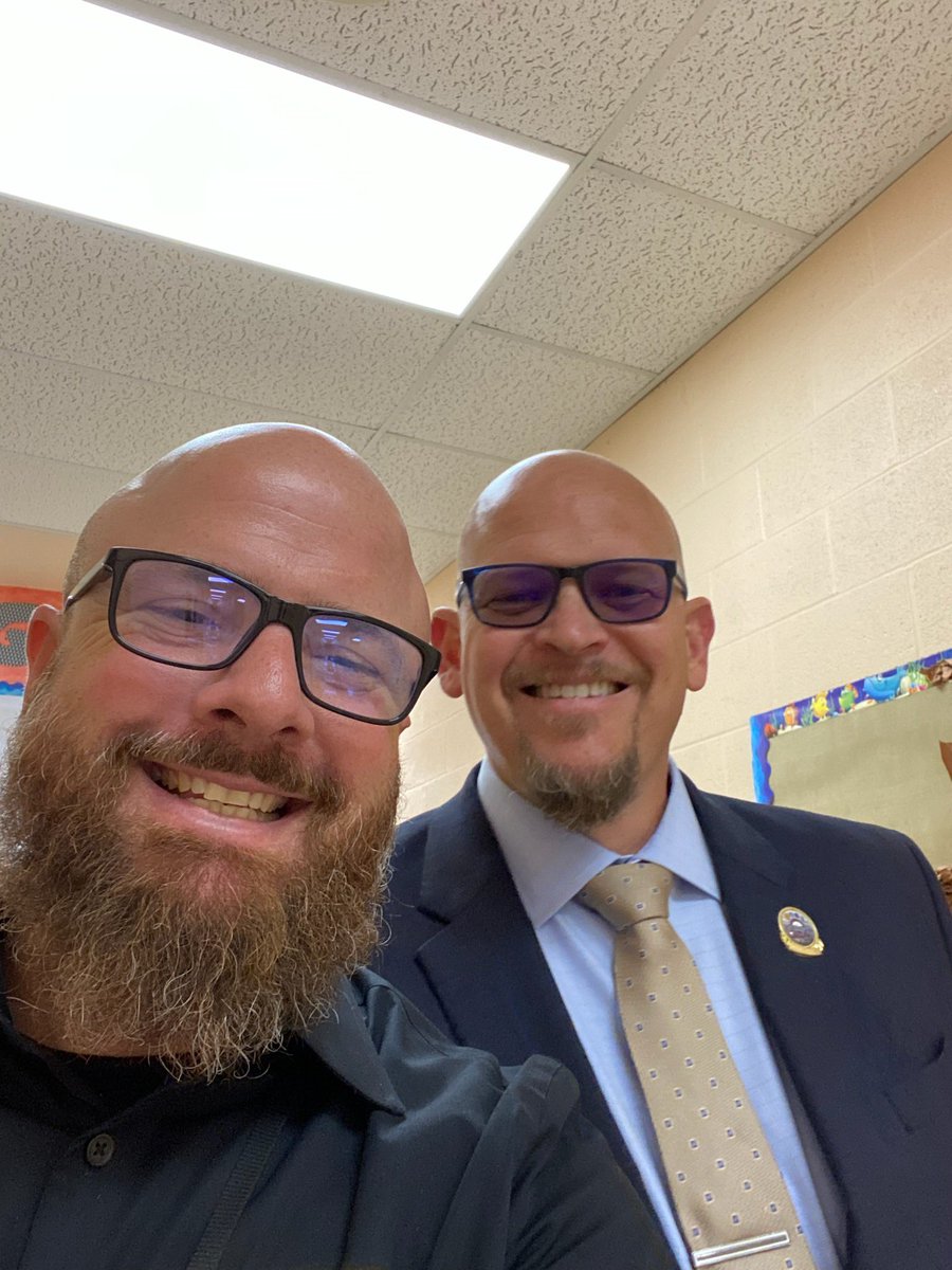 drsefrit's tweet photo. GREAT times at Harris! #scsdGREAT @HarrisHawksNews https://t.co/QTbZyXj4vm