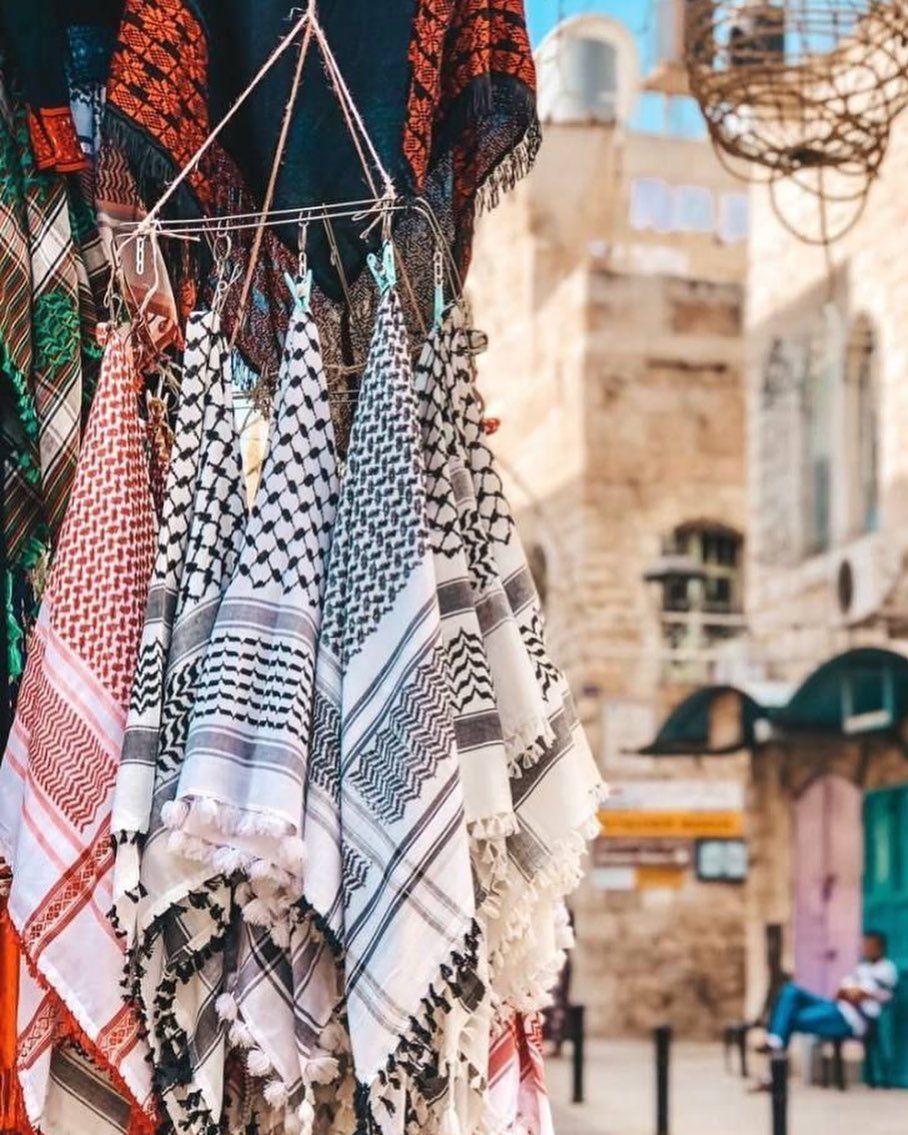 HaraAhmad96's tweet photo. في كوفيتي حَرب وسلآم

#فلسطين_قضيتي https://t.co/jMb16JDny6