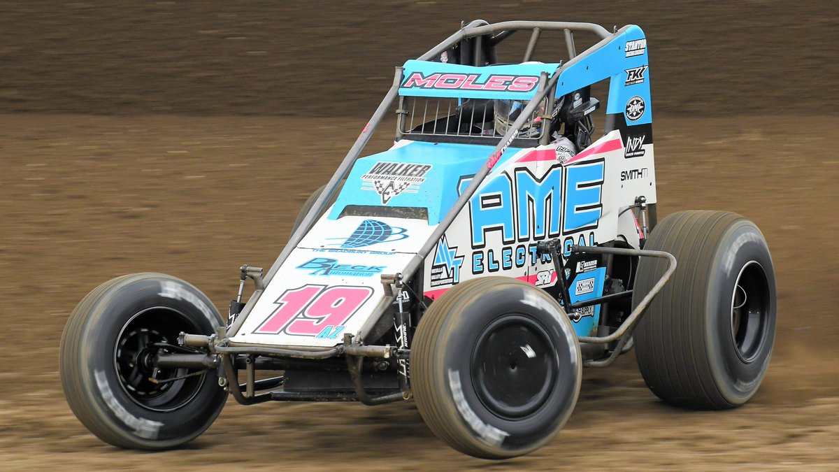 USACNation's tweet photo. 1 driver has won the final night of Smackdown in his 1st try - @BryanClauson in '12.

Vying for a first Saturday night @ElliottsTrailer Smackdown start this week:

Kokomo winner @mitchelmoles01

@USACecsc champ @AlexBright77

@RKreisel91 (Yeley-Petty #2)

Micro champ @JackHoyer11 https://t.co/2WVjxsxH0N