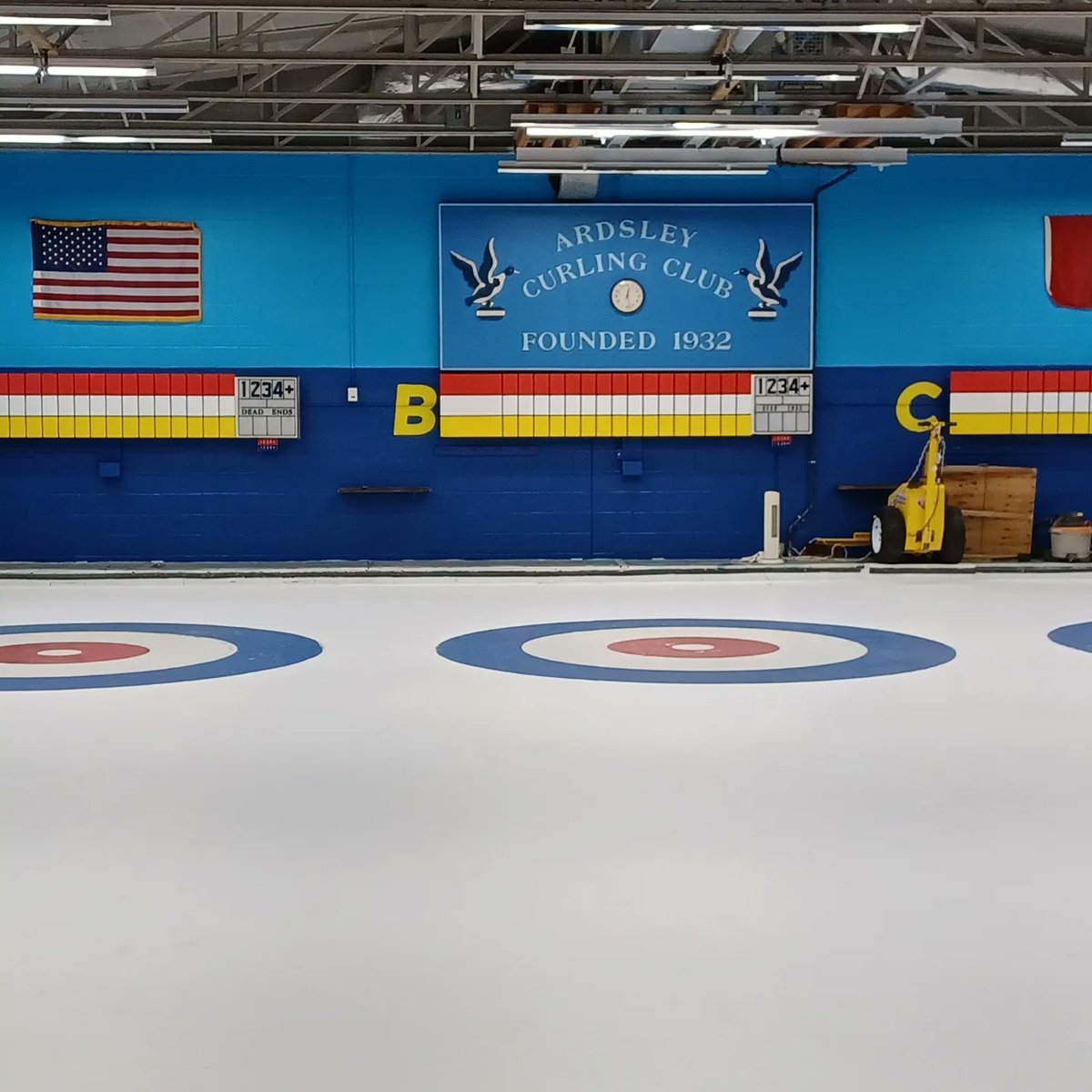 👋 We're excited to finally show off what we've worked on this summer! Please feel free to leave a comment, thumbs up, emoji, etc. below! @GNCC_curling #curling #fun #growthegame #renovation #newseason 🥌🧹🏠