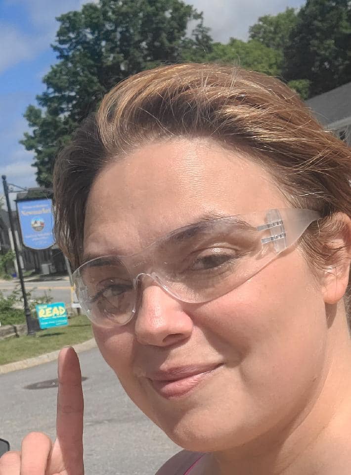 Ellen4NH's tweet photo. So yall, it seems at least 2 more of my signs have been vandalized/ stolen (in locations that somehow still have my opponents signs up)
Guess I'll just have to put some of my new signs up in those places! 
YOU CAN STEAL SIGNS,  BUT YOU CAN'T STOP PROGRESS
#AggressiveProgressive https://t.co/EC1xZPlDFs