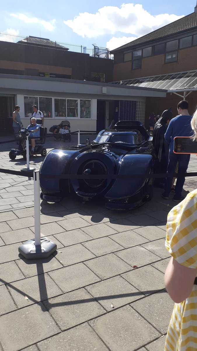 Batman in Newmarket today outside <a href="/GuineasShopping/">The Guineas Shopping</a> don"t miss out <a href="/LoveNewmarket/">Love Newmarket</a> <a href="/WestSflkGrowth/">West Suffolk Growth</a> @NewmarketTC <a href="/NKTJournal/">Newmarket Journal</a>