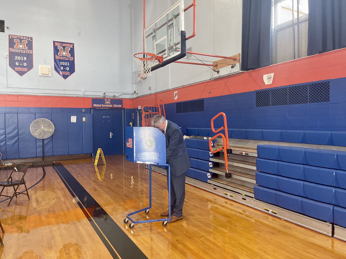 Keith4Congress's tweet photo. TODAY is PRIMARY DAY! Polls Close at 9pm. Vote Keith Corbett for Congress. We will bring the change Washington needs. https://t.co/GA4ocTaQqT