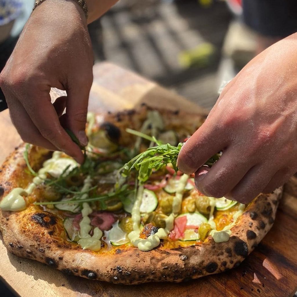 Big groovy flavour at the Taproom this Friday folks🕺🍕
Flower Power Pizza will be here with their mighty fresh plant based pizzas!
Crips pints and a big ol’ pizza pie, what could be better 🍻🤙🍕
Serving from 4pm