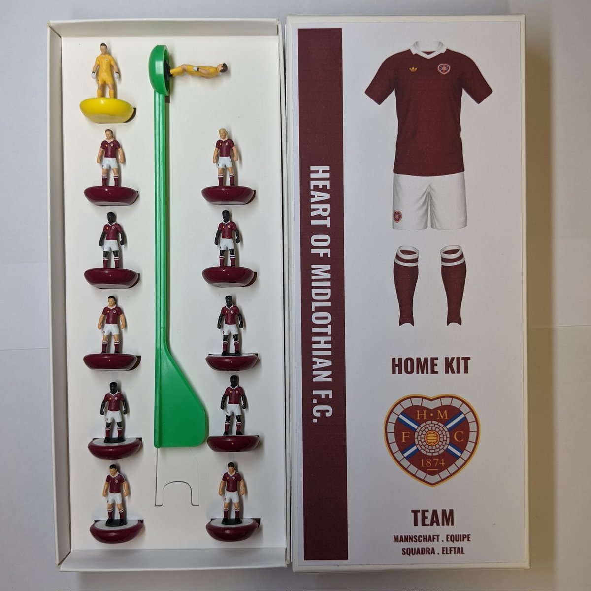subbuteo_paints's tweet photo. Going all in and putting my skills to the test with this @JamTarts team! Please RT and help me get my work noticed 🖌️🎨🙏🏻
@MiniSoccerBuild @SuperFooty_com
#subbuteo #tablesoccer #soccer #football #tablefootball #vintage #boardgames #retro #hobby #subbuteoart #nostalgia #HeartsFC https://t.co/ImuLsRB54u