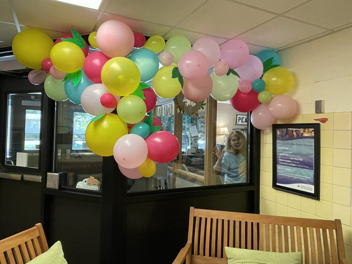 These balloons represent how our team is feeling in our hearts! Happy, bright and about to burst with excitement! Yay for the new year, Peachies! <a href="/ghapspeach/">GHAPS-Peach Plains</a> <a href="/ghschools/">GHAPS</a> <a href="/lblndng/">Lori Blanding</a> #readysetgo