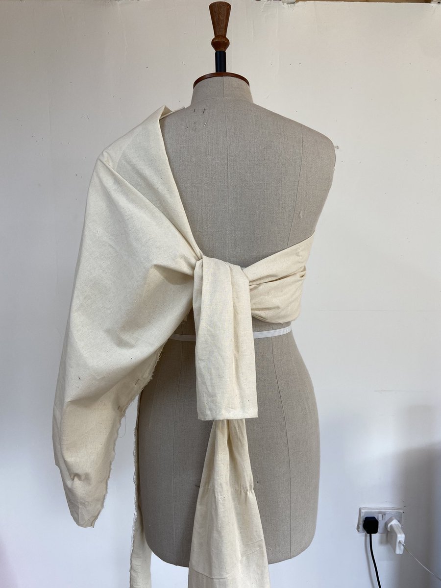j_ewusie's tweet photo. Process, toile of draped one sleeve top. https://t.co/J5wM3Aj9cV