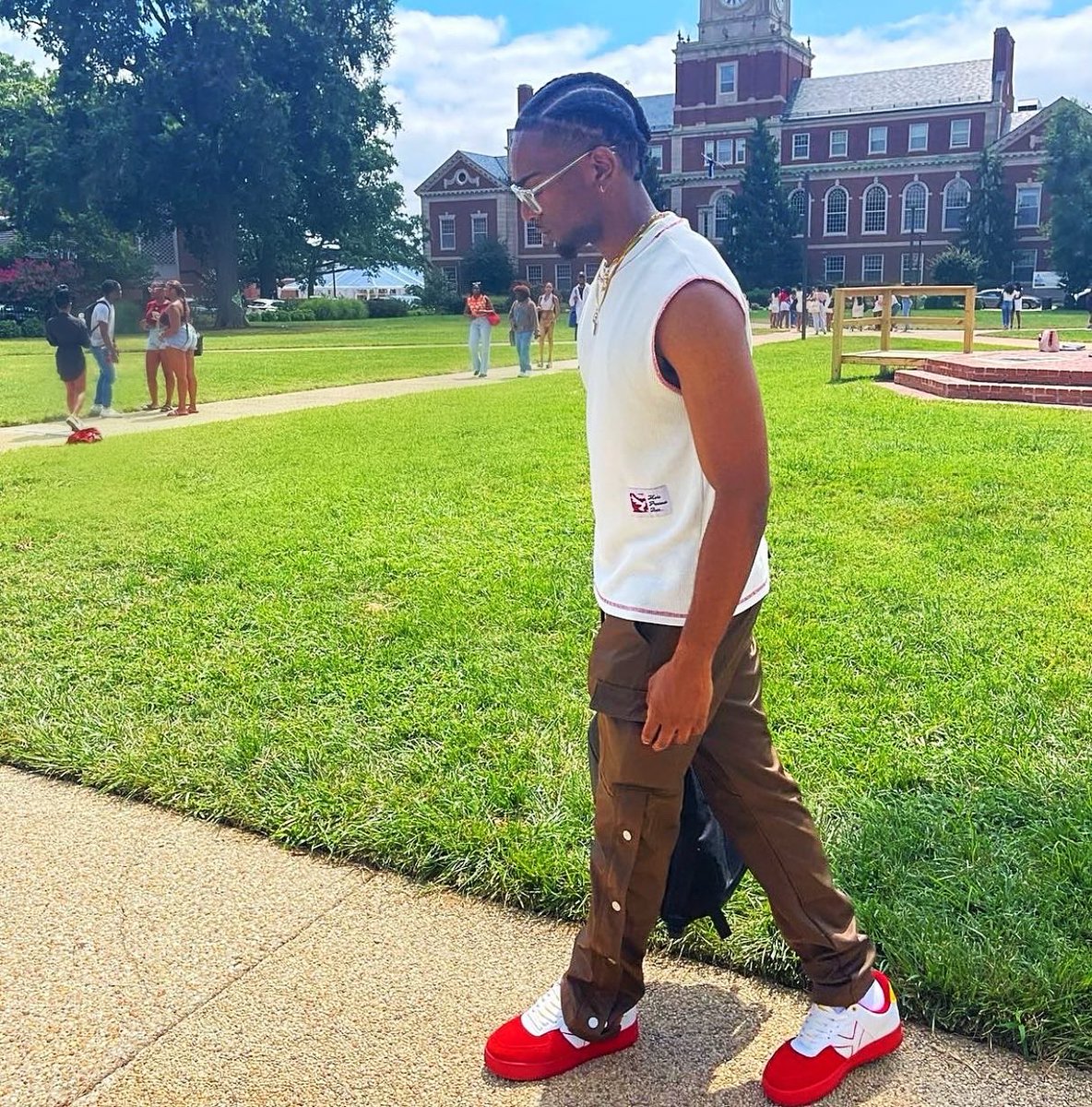 Yums's tweet photo. Bringing that #YumsLife flavor back to the campus!
In everything you do, do it with style!
@varsitymichai Looking fresh in our Elotes! https://t.co/hydogLe0Nu