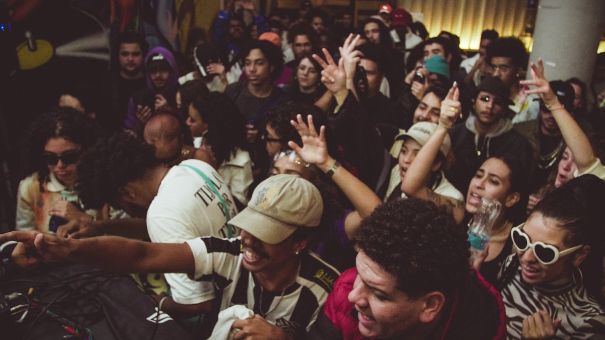 mepbportal's tweet image. 🇧🇷 Exportação (SP) w/ @LeigoRecords 📷 @Lazaro06055863 😍 #MEPB