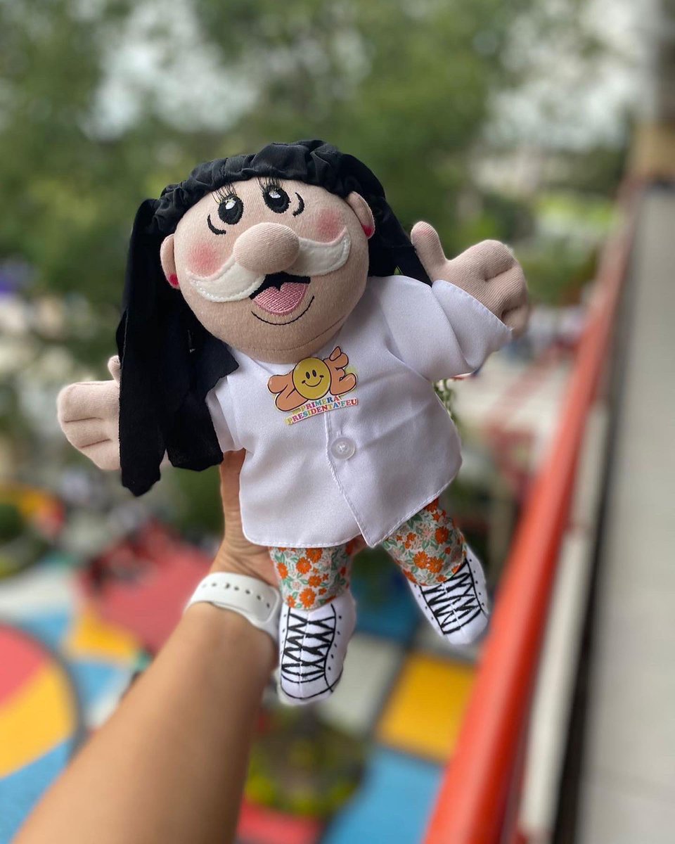 Zoermr_'s tweet photo. ¡Hoy en la Voca me regalaron un Simi! Jajajaja 🫶 de verdad muchísimas gracias por todo el apoyo. Ya hasta le llamaron Zoemi 👩‍⚕️ https://t.co/GRtf1UIkDr